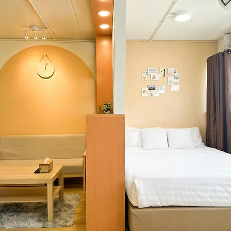 Happiness Sleep Hostel
